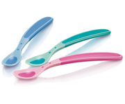 3  Hot Safe� Feeding Spoons