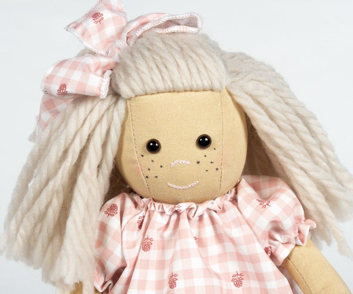 Muñeca Marta Con Vestido Vichy Rosa