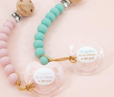 Coffret cadeau Attache-sucette Tu me plais de la tte aux pieds rose
