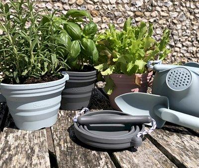 Mini Cubo Plegable + Pala Gris Claro