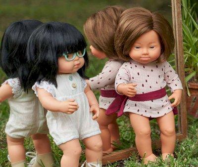 Boneca Sindrome de Down Caucasiana