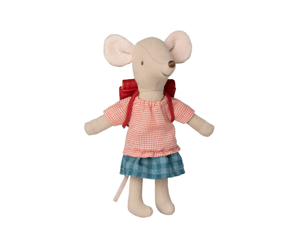 Big Sister Mouse com mochila de triciclo vermelha