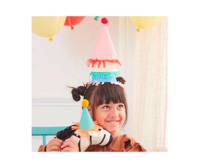 8 grands chapeaux Party