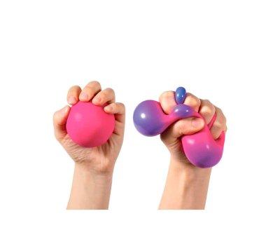 Needoh Ball muda de cor