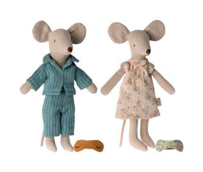Dad and Mom Mouse in Box