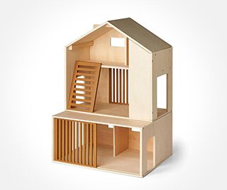 Casa de muecas de madera