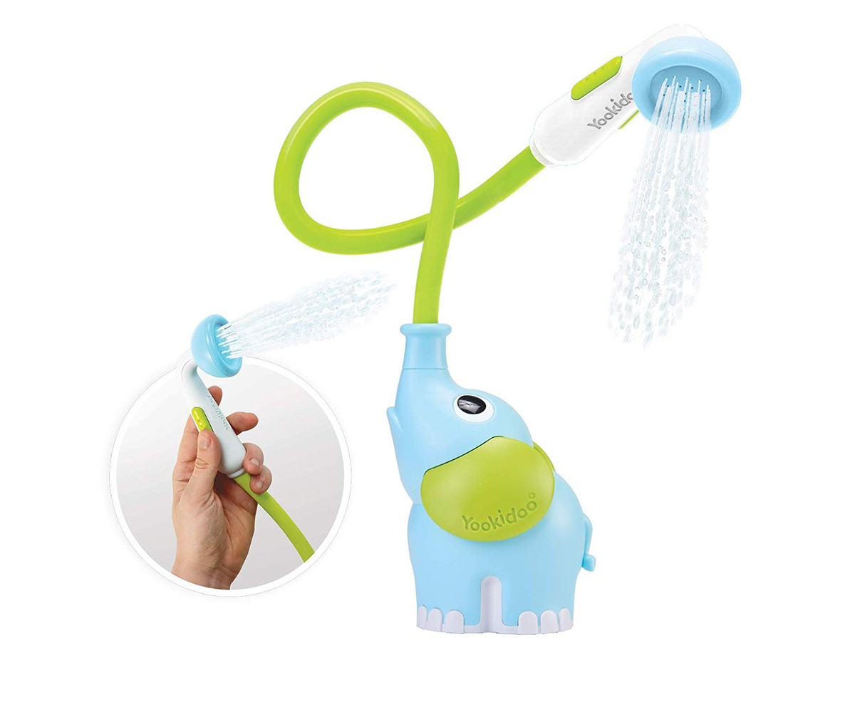 bañera de juguete con ducha