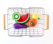 Cesta con Frutas y Verduras de Madera