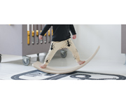 Tbua Wobbel Curvada Original Madeira Natural com Feltro Mouse