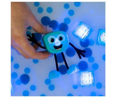 Personaggio Blair Pal + 2 Cubi Luminosi Azzurro