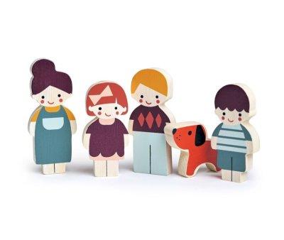 Famille de Poupes avec Chien